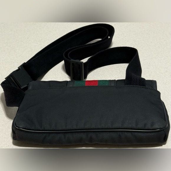 Gucci Sherry Line Body /Belt Bag - Picture 6 of 16